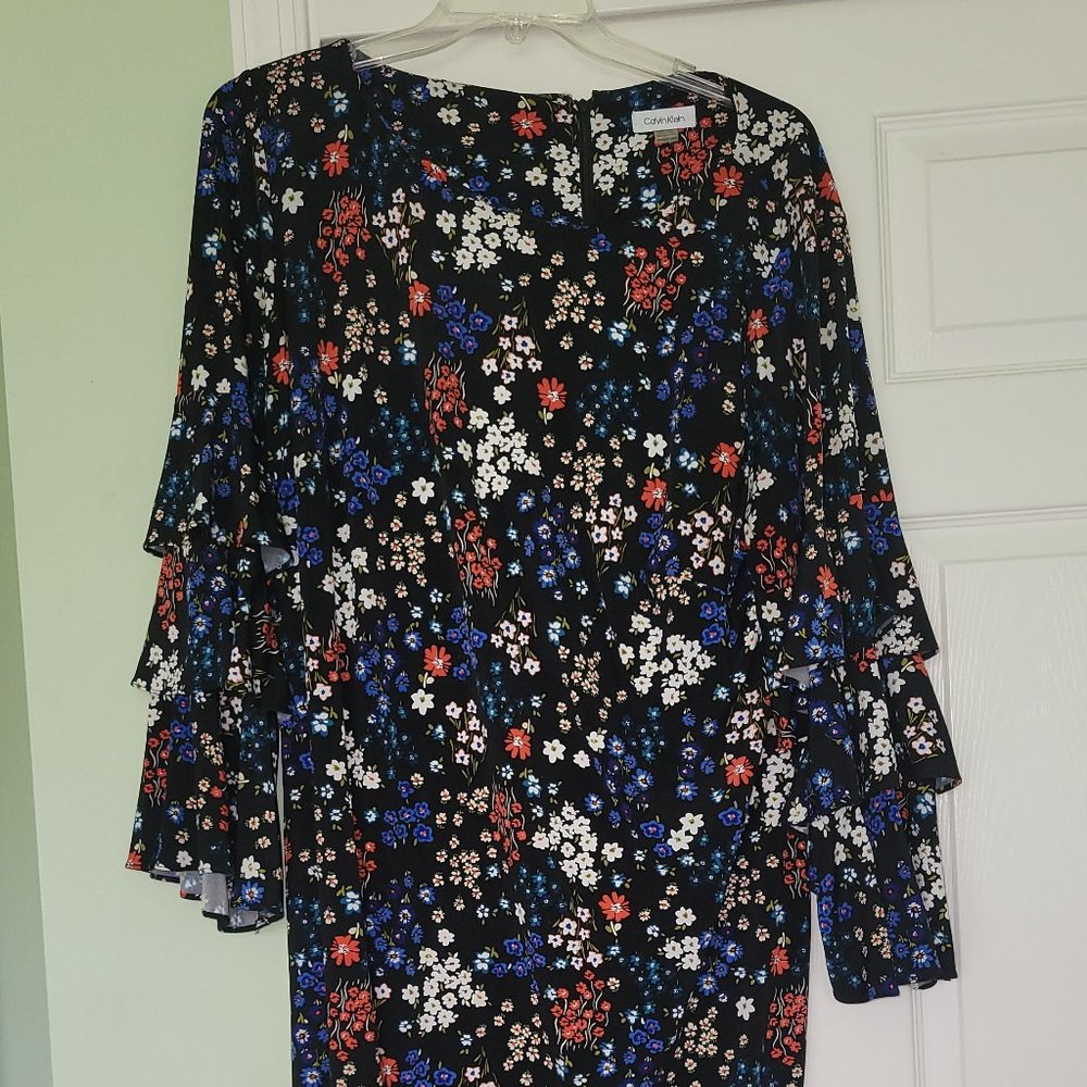 Plus & Tall Floral Calvin Klein Long Bell Sleeve Dress